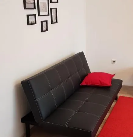 Affordable And Cozy Flat Close To Vaclav Havel Airport Apartment