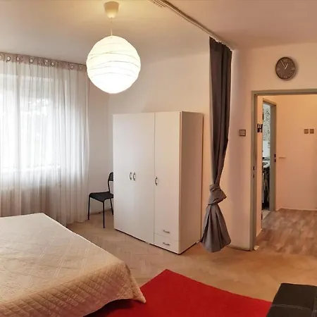 Apartment Affordable And Cozy Flat Close To Vaclav Havel Airport