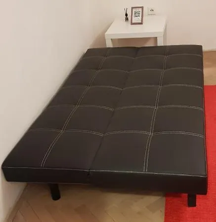 Affordable And Cozy Flat Close To Vaclav Havel Airport Apartment *
